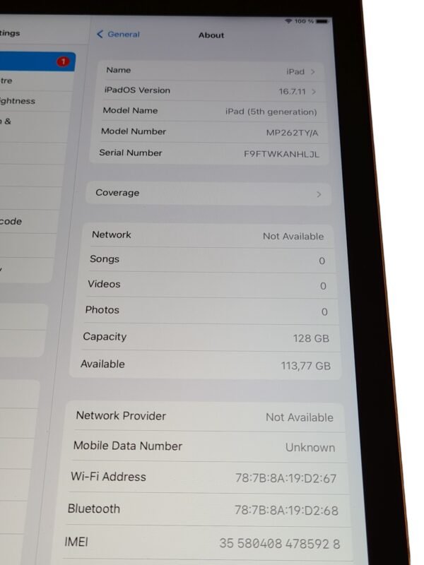 iPad (5th Generation) 128GB +SIM - Image 4