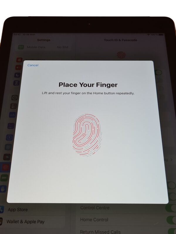 iPad (5th Generation) 128GB +SIM - Image 5