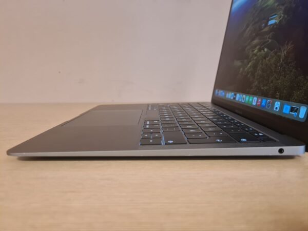 MacBook Air 13″ 2019 Dual-Core Intel Core i5 8GB/256GB - Image 7