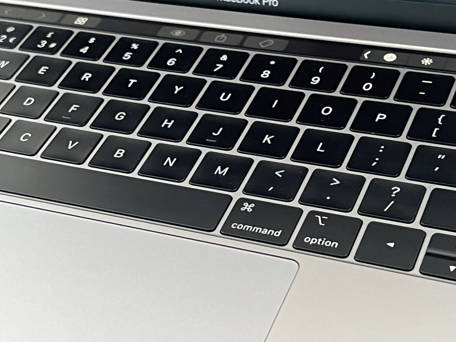 MacBook Pro 13″ TB 2018 Quad-Core Intel Core i5 16GB/256GB - Image 4