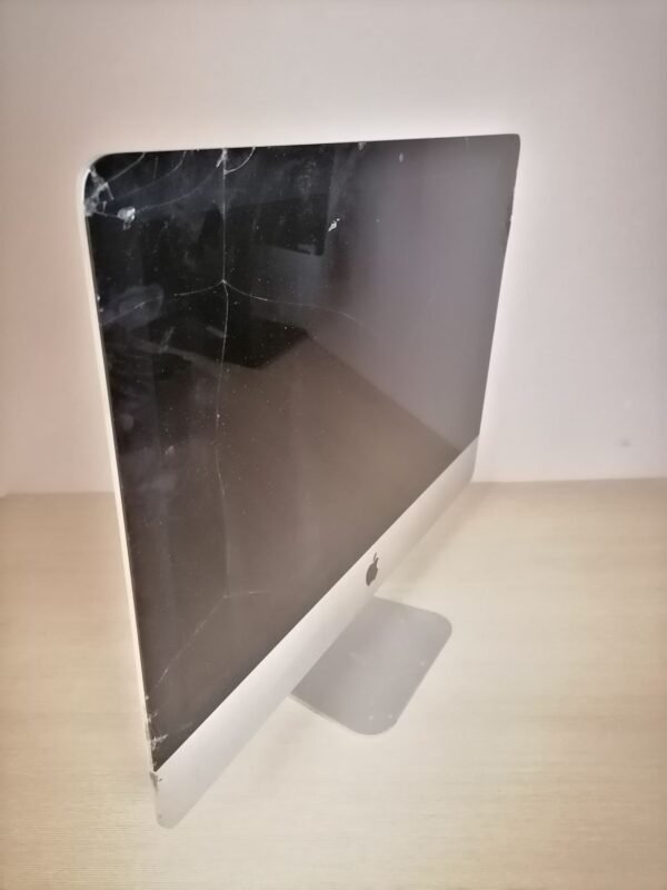 iMac 21.5-Inch Quad-Core Intel Core I5 8GB/1TB, Late 2013 - Image 2