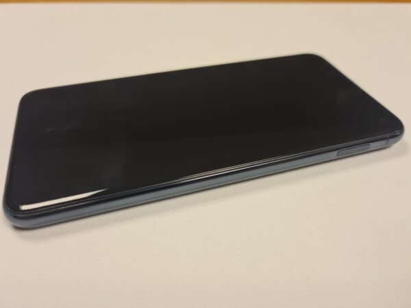 Samsung Galaxy S10e - Image 6