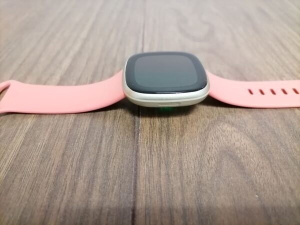 Fitbit Versa 3 - Image 6