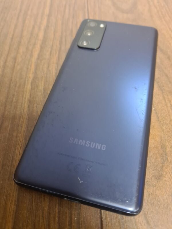 Samsung Galaxy S20 FE - Image 10