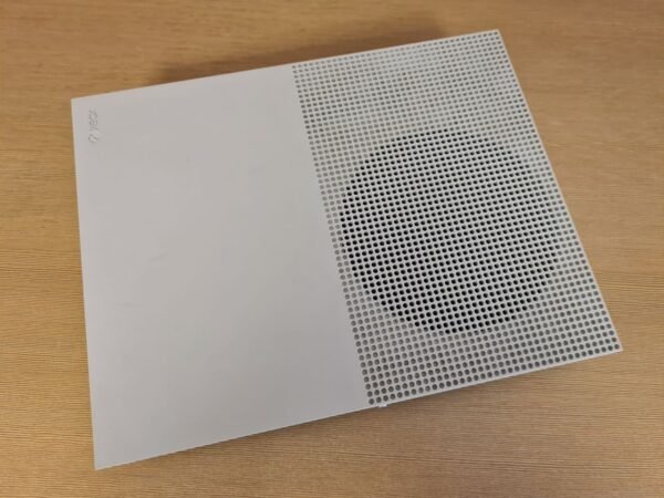 XBOX ONE S 1TB - Image 4