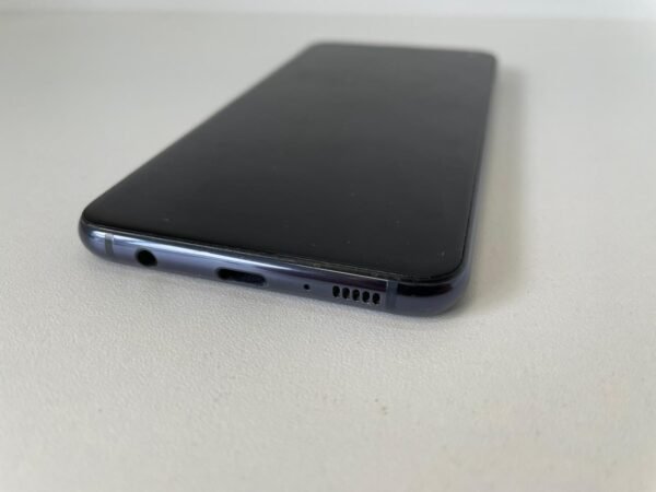 Samsung Galaxy S10e - Image 2
