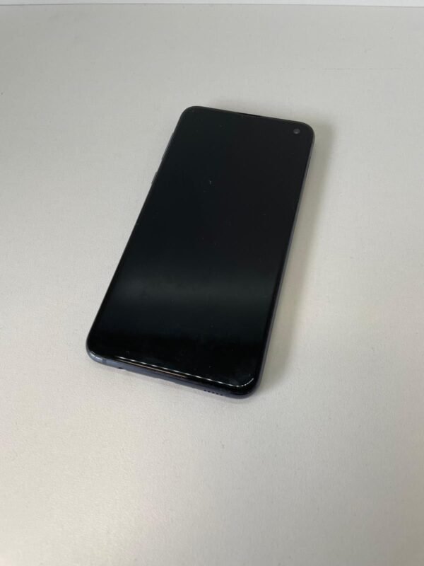 Samsung Galaxy S10e - Image 5