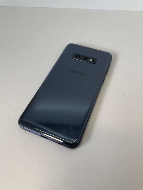 Samsung Galaxy S10e - Image 7