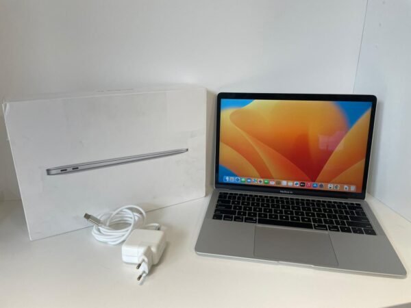 MacBook Air 13″ 2018 Dual-Core Intel Core i5 8GB/256GB - Image 2
