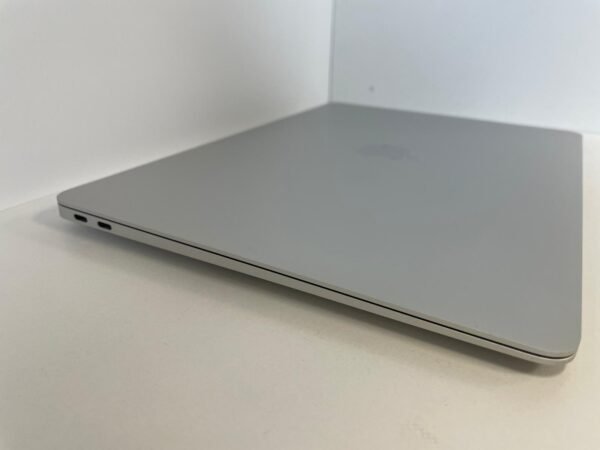 MacBook Air 13″ 2018 Dual-Core Intel Core i5 8GB/256GB - Image 12