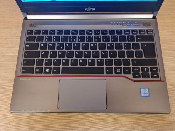 Fujitsu Lifebook E736 - Image 4