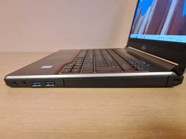 Fujitsu Lifebook E736 - Image 7