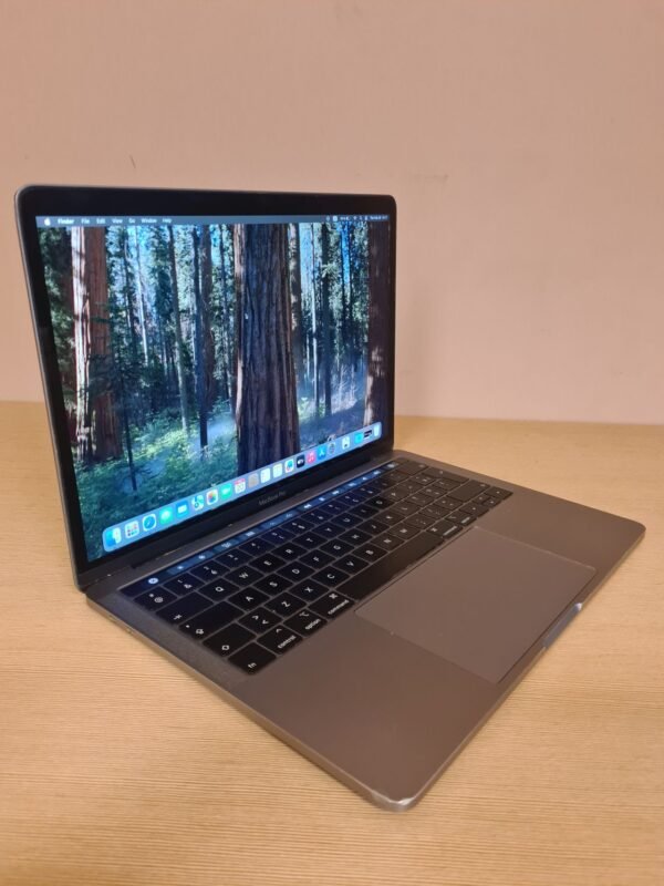 MacBook Pro 13″ TB 2019 Quad-Core Intel Core i5 8GB/256GB - Image 2