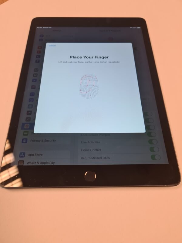 iPad (7th Generation) 128GB - Image 3