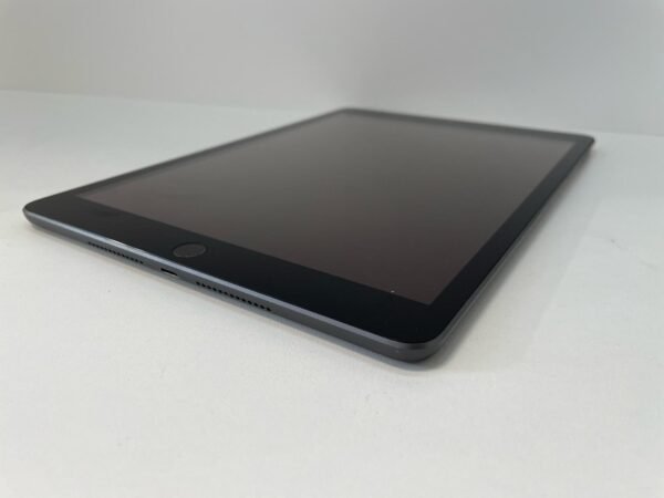 iPad (7th Generation) 32GB - Image 2