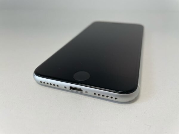 iPhone SE (2020) 64GB - Image 8