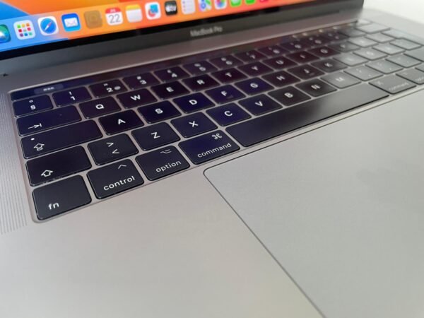 MacBook Pro 15″ 2017 Quad-Core Intel Core I7 16GB/512GB - Image 5