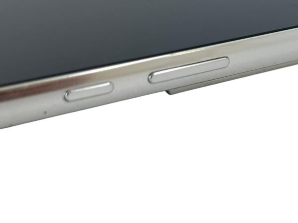 Samsung Galaxy S22 5G - Image 11