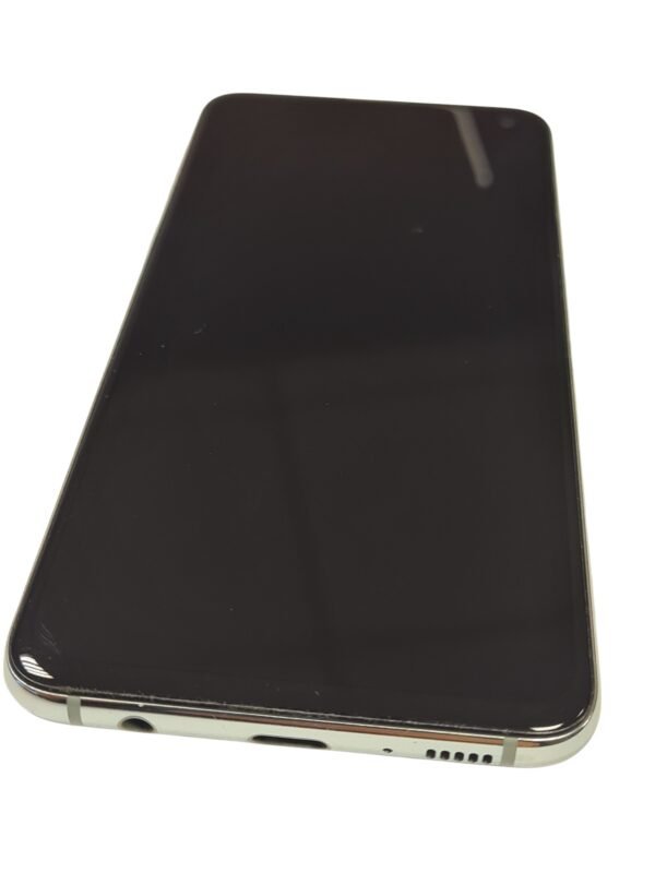Samsung Galaxy S10e - Image 2