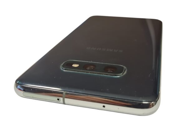 Samsung Galaxy S10e - Image 7