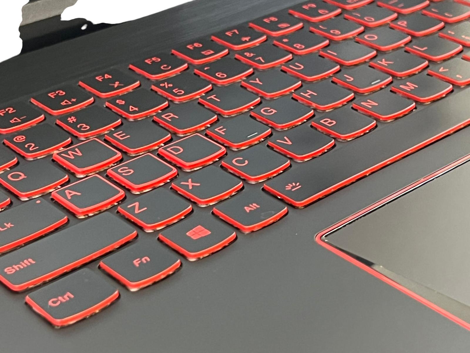 Lenovo Y520 - i5-7300HQ / 16GB RAM / GTX 1050 (4GB) - Image 3