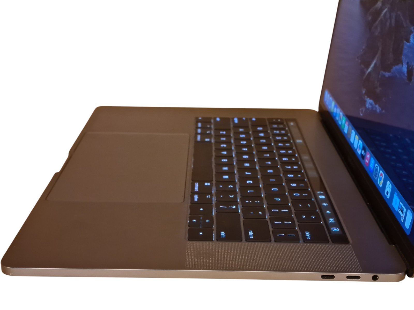 MacBook Pro 15″ TB 2017 Quad-Core Intel Core I7 16GB/512GB - Image 7