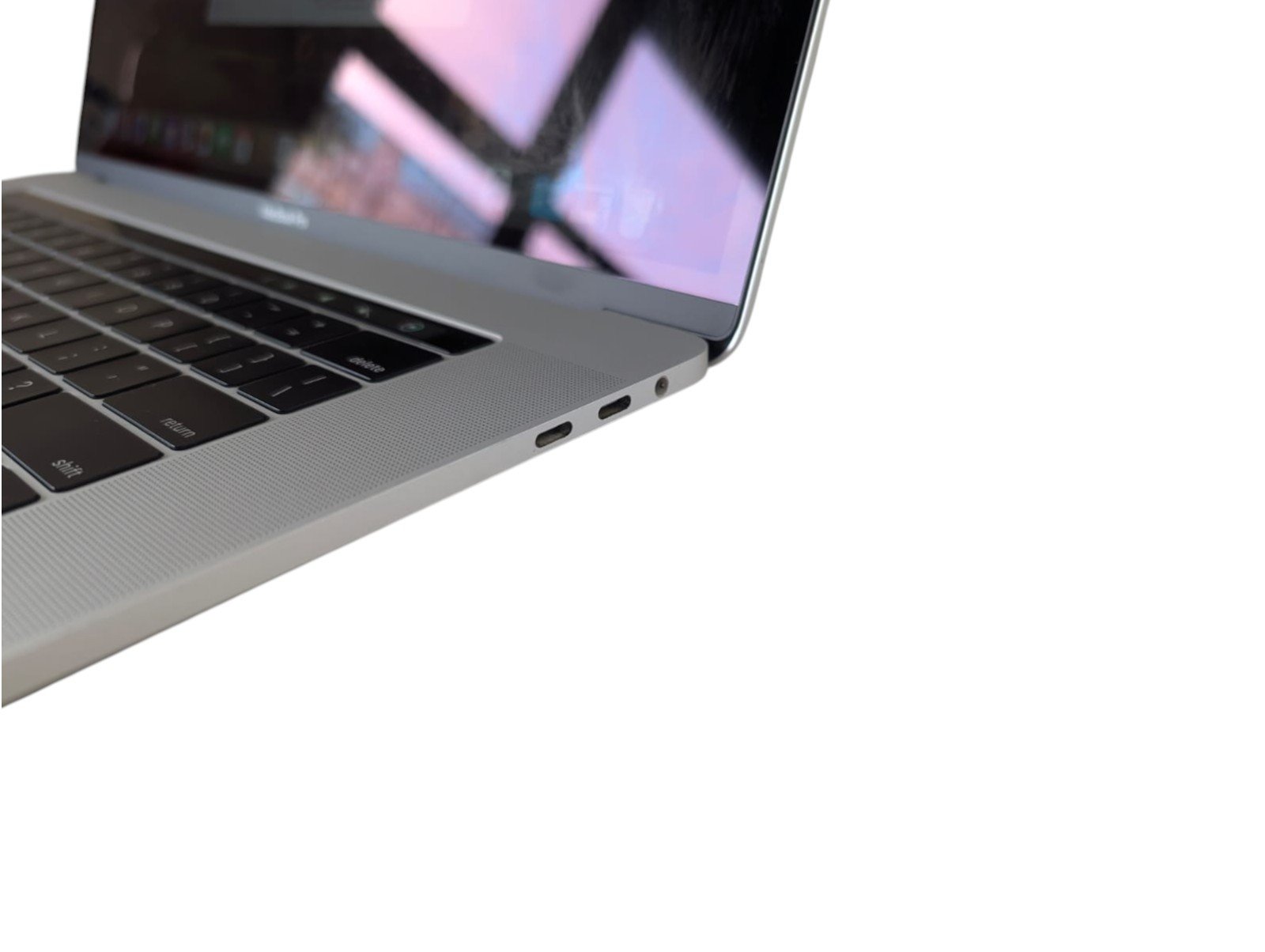 MacBook Pro 15″ TB 2018 6-Core Intel Core i7 16GB/256GB - Image 6