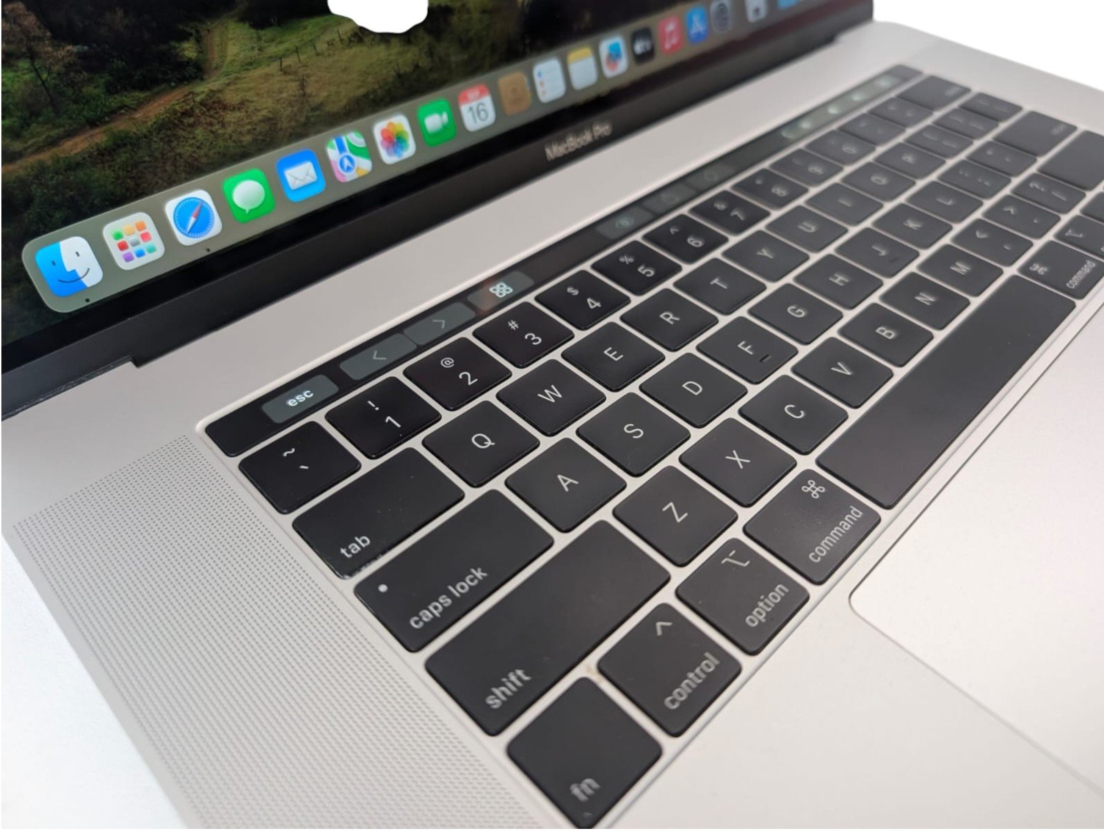 MacBook Pro 15″ TB 2018 6-Core Intel Core i7 16GB/256GB - Image 8