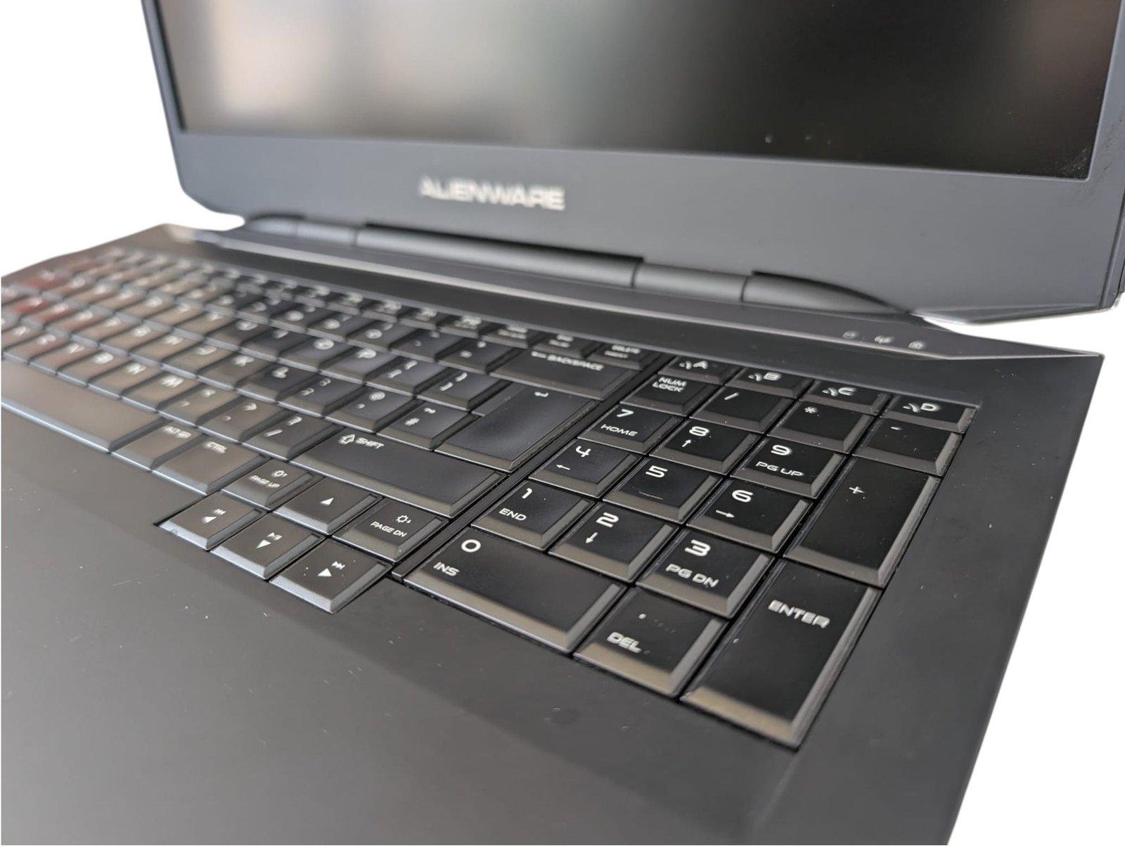 Alienware 17 R1 (P18E) | i7-4710MQ / 16GB RAM / GTX 860M - Image 5
