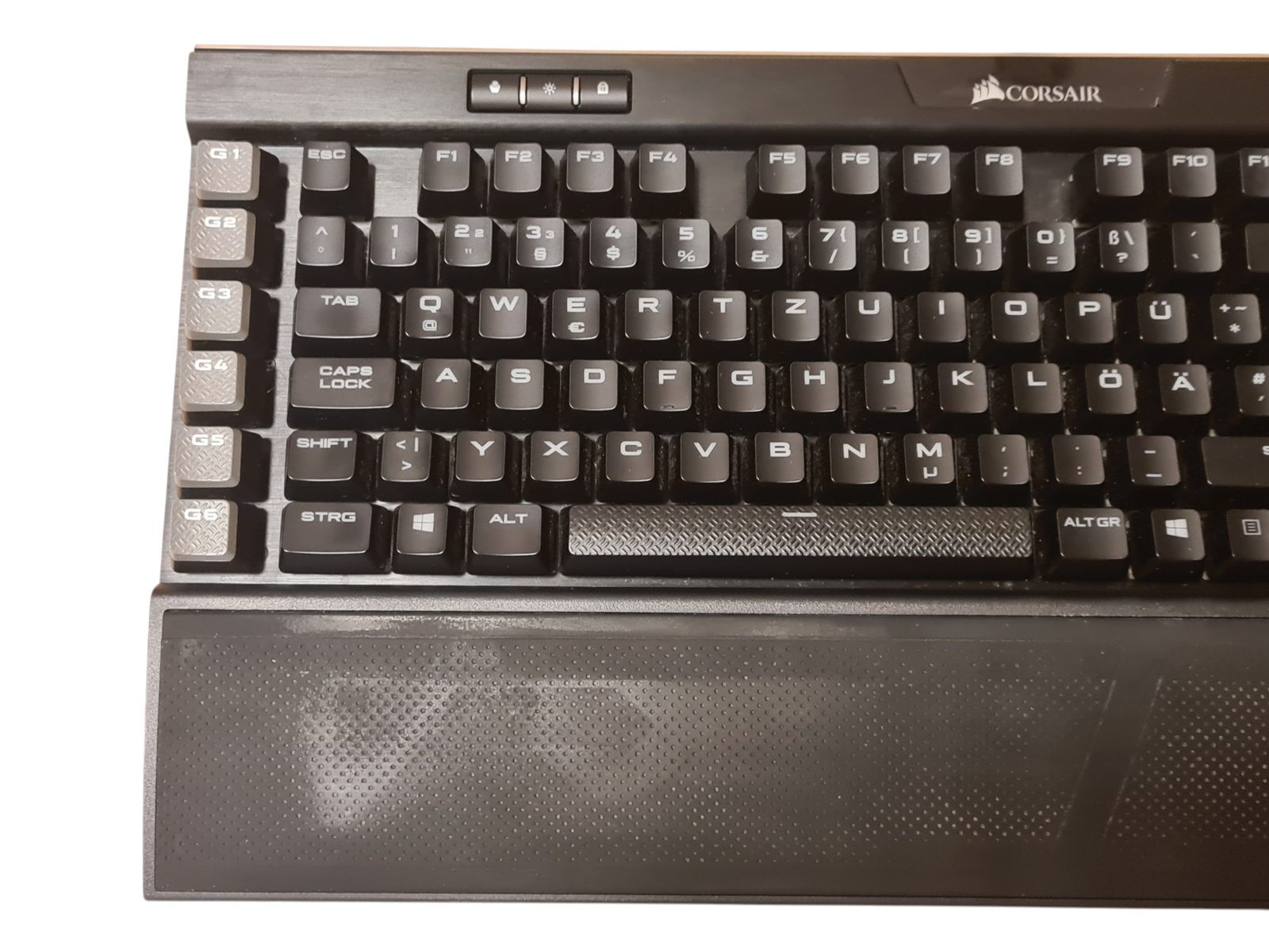 Corsair K95 RGB Platinum Mechanical Gaming Keyboard - Image 8