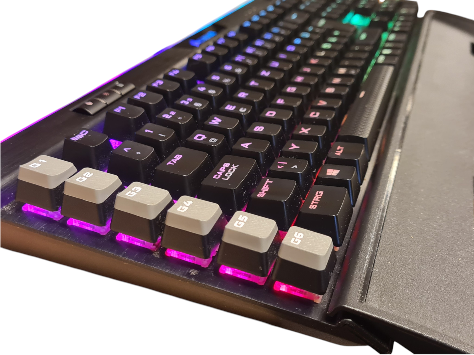 Corsair K95 RGB Platinum Mechanical Gaming Keyboard - Image 7